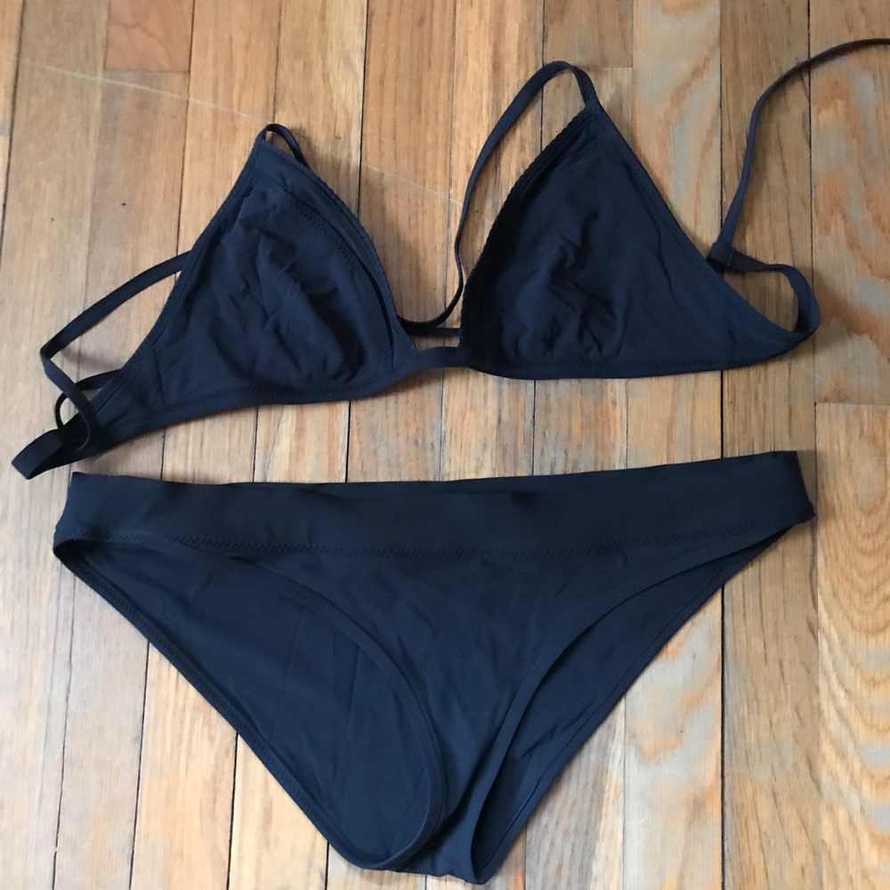 Lululemon Black Bikini (Size 8) PLUS FREE GIFT
